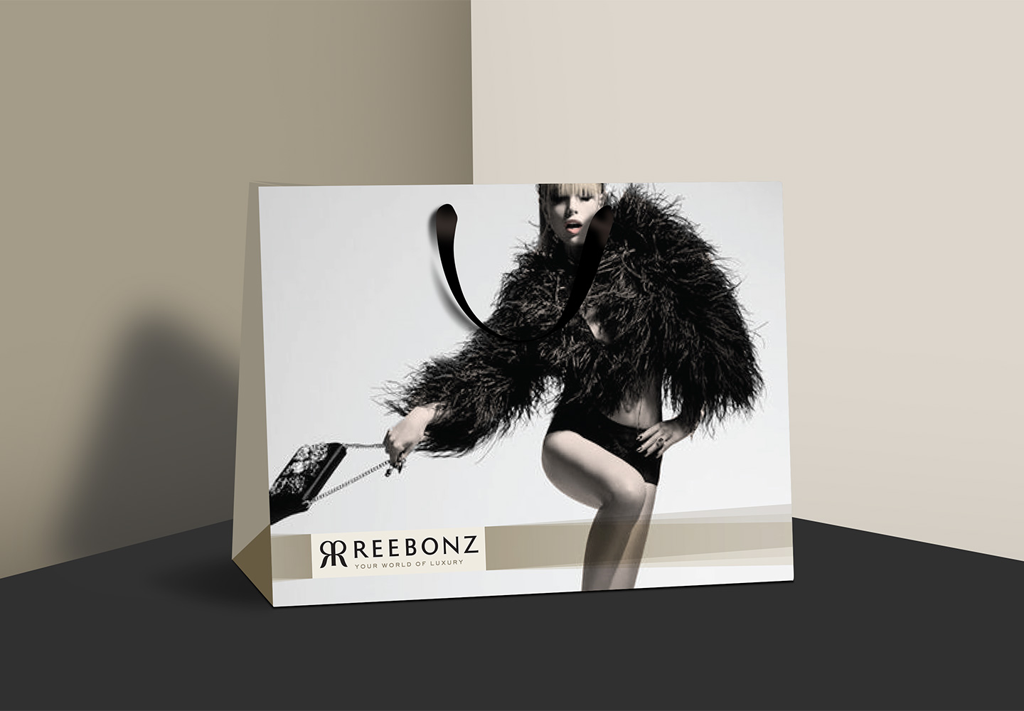 Brand Consultancy in Fashion Industry. Packaging Design for Reebonz.